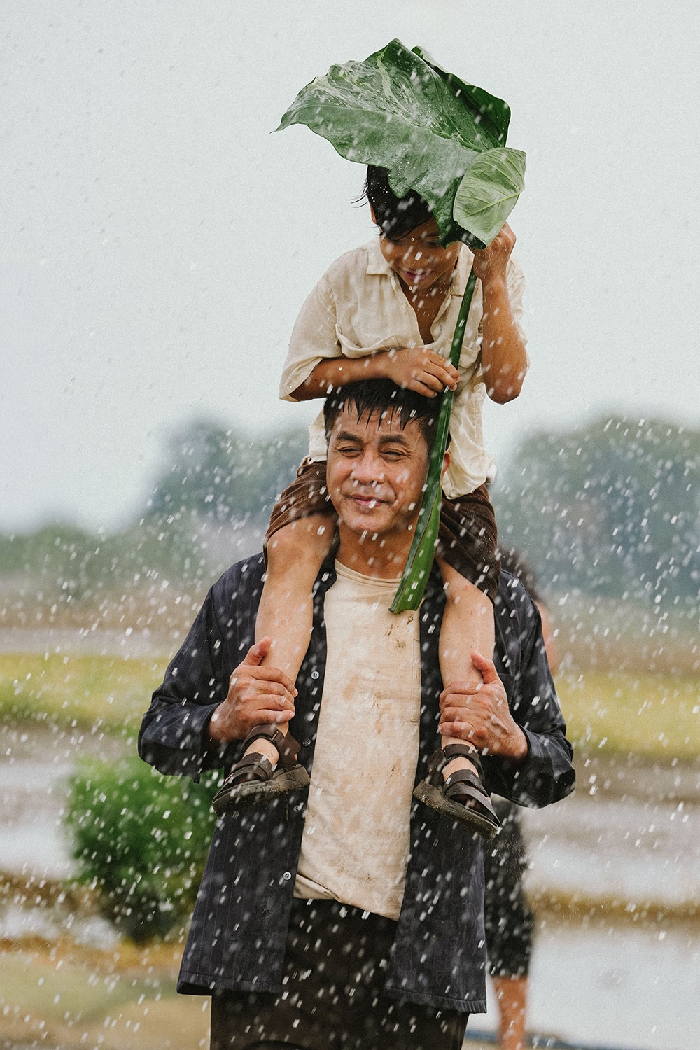 MV “Việc lớn”: Những nỗ lực của người lớn để con trẻ được "vui như Tết" - 4