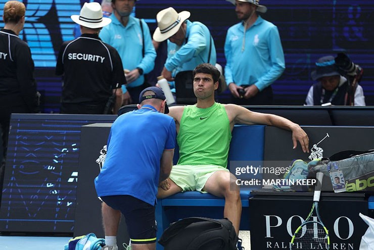 Alcaraz bị đau nên anh đánh mất thế trận