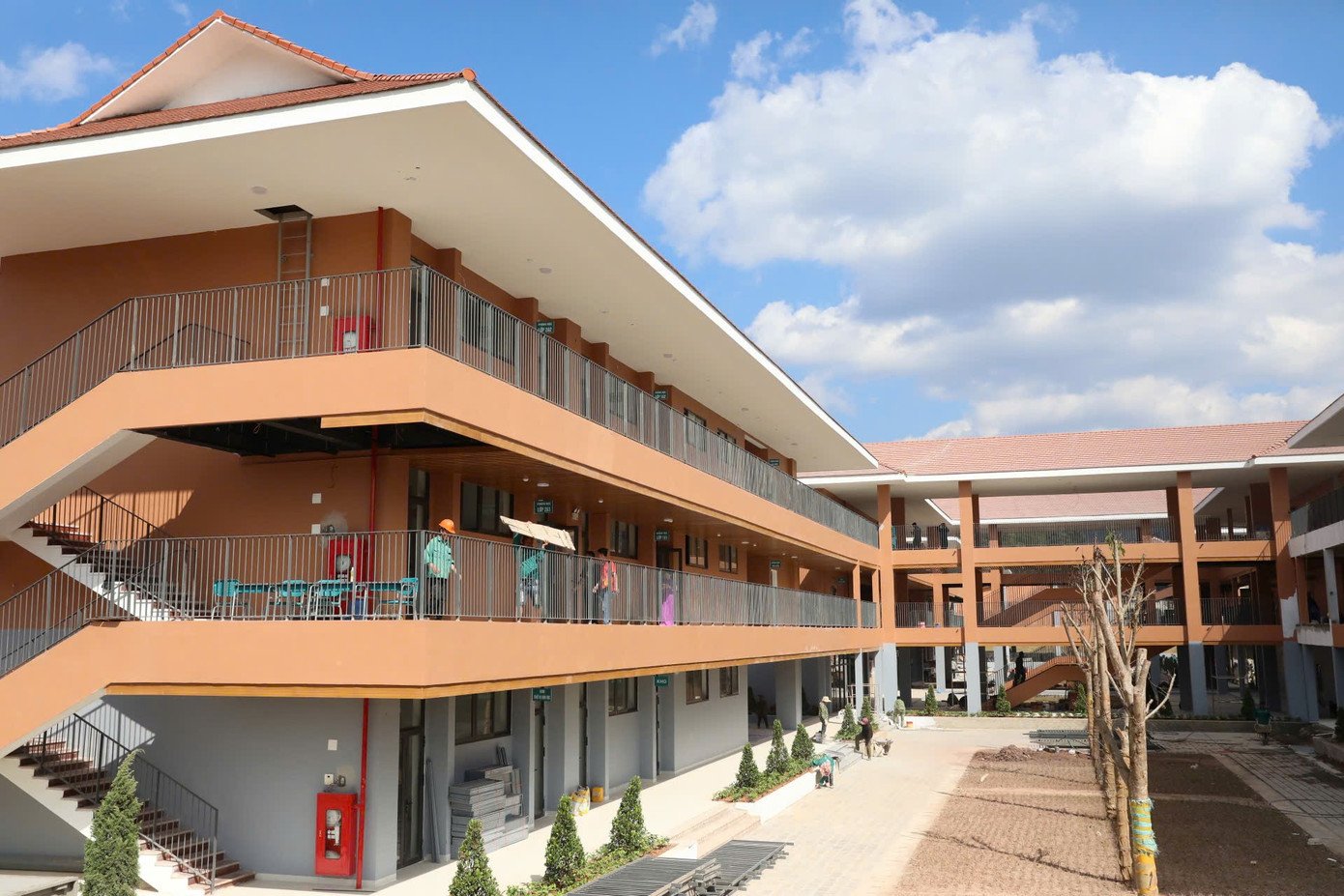 Cận cảnh trường học hiện đại bậc nhất vùng biên giới Điện Biên sắp khánh thành - 8