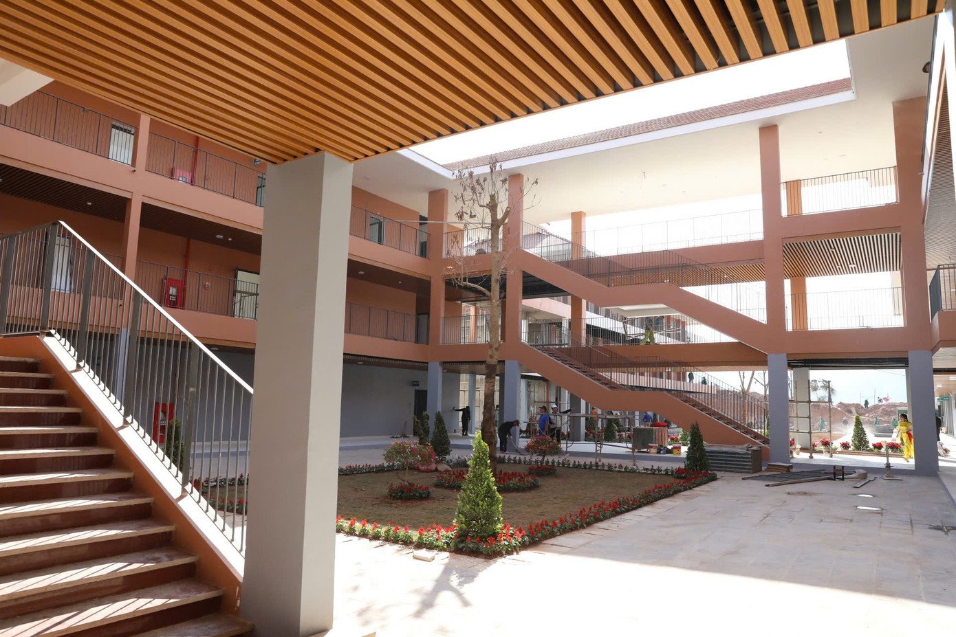 Cận cảnh trường học hiện đại bậc nhất vùng biên giới Điện Biên sắp khánh thành - 7