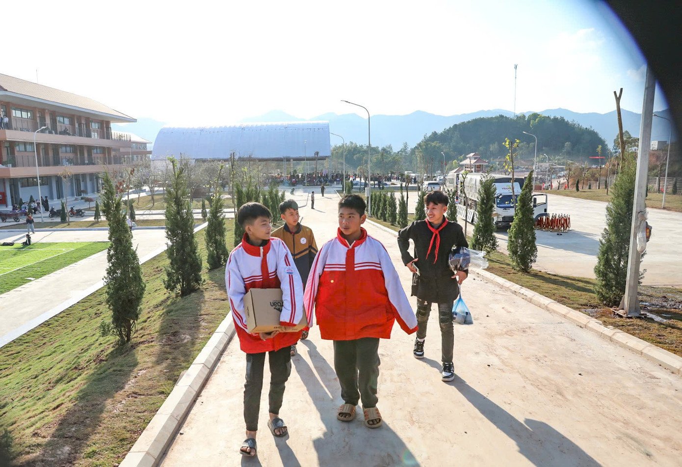 Cận cảnh trường học hiện đại bậc nhất vùng biên giới Điện Biên sắp khánh thành - 13