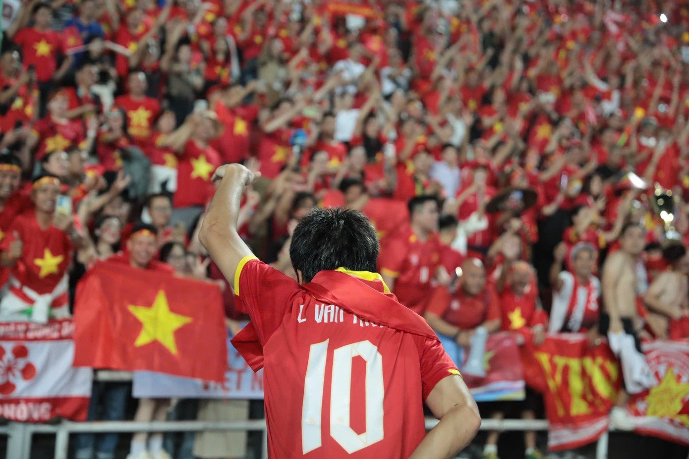 Một cầu thủ U23 Việt Nam từng cùng ra sân với thủ môn Bùi Tiến Dũng 8 năm trước - 4