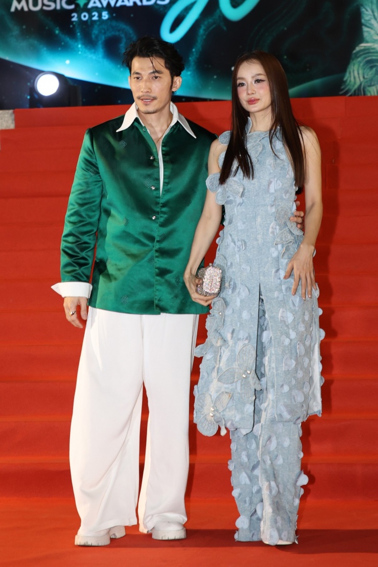 Liên Bỉnh Phát cùng bạn gái Ngọc Kayla dự sự kiện.