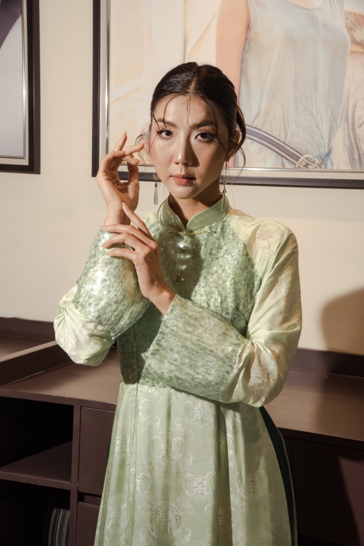 Ngọc Quyên sắm hàng chục bộ áo dài diện Tết - 1