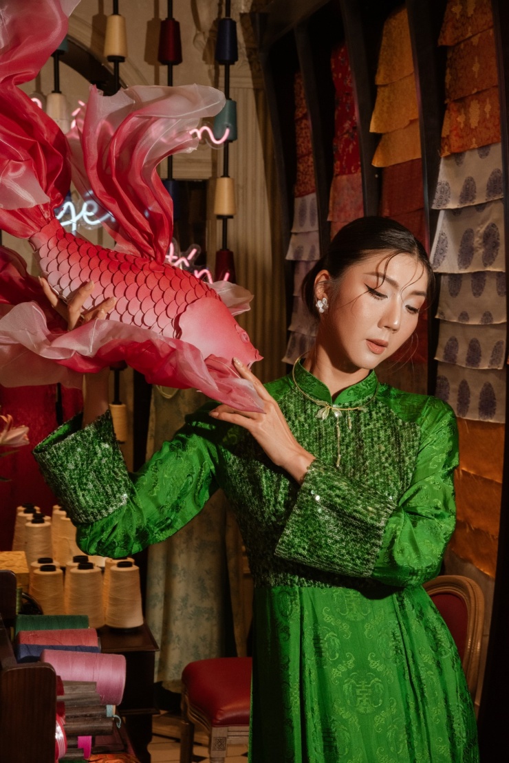 Ngọc Quyên sắm hàng chục bộ áo dài diện Tết - 3