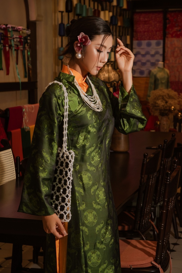 Ngọc Quyên sắm hàng chục bộ áo dài diện Tết - 8