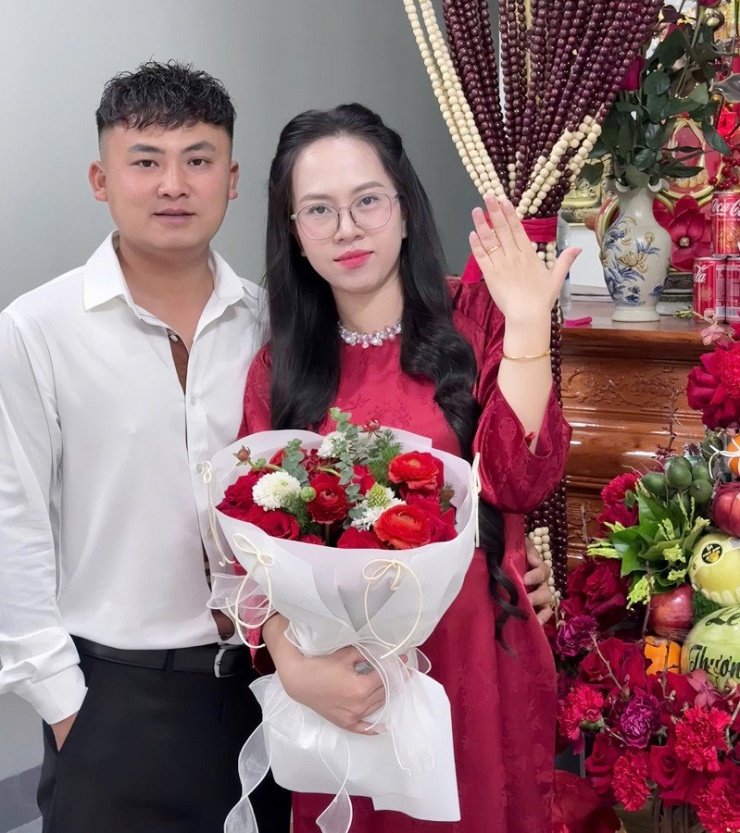 Cặp vợ chồng gây chú ý với câu chuyện "gương vỡ lại lành" 