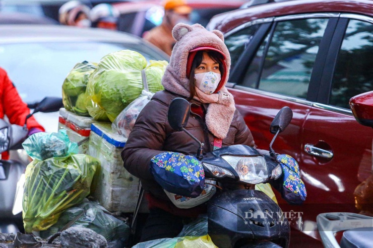 Do ảnh hưởng của đợt không khí lạnh mới, dự báo thời tiết Hà Nội hôm nay (31/1) trời chuyển rét, có mưa nhỏ rải rác trong cả ngày. Ảnh: Khổng Chí.