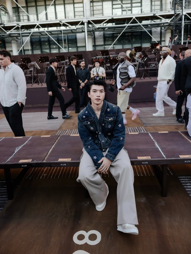 Hieuthuhai diện 'cây' Louis Vuitton hơn nửa tỷ đồng ở Làn Sóng Xanh 2025 - 6