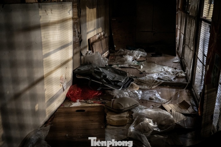 Trong khoảng 10 năm đổ về đây, đặc biệt sau khi xảy ra đại dịch COVID-19 khung cảnh ế ẩm của chợ Togi và một số chợ vùng biên giới diễn ra ngày càng nghiêm trọng hơn. Nhiều chủ hàng đã trả lại mặt bằng, không tiếp tục kinh doanh nữa do không có khách. Toàn bộ tầng 2 trở thành kho hàng hoặc để bỏ không.