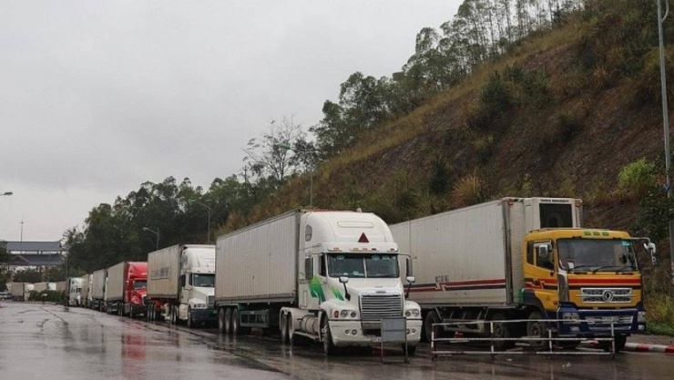 Việc ách tắc hàng hóa tại cửa khẩu sẽ gây thiệt hại cho doanh nghiệp, tiềm ẩn nguy cơ mất an ninh (Ảnh minh họa)