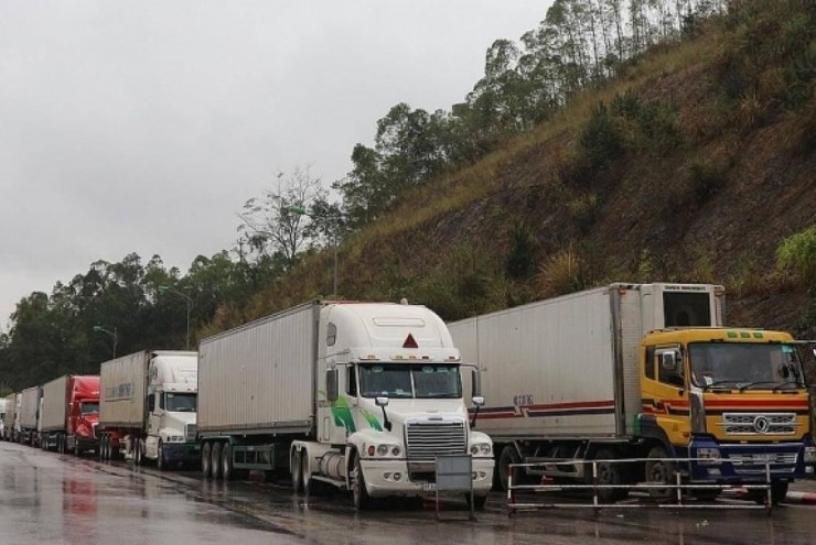 Hơn 1.300 phương tiện chở nông sản, thực phẩm ách tắc tại cửa khẩu, Hải quan hỏa tốc yêu cầu tháo gỡ