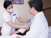 Vỡ bàng quang sau ba giờ uống bia rượu