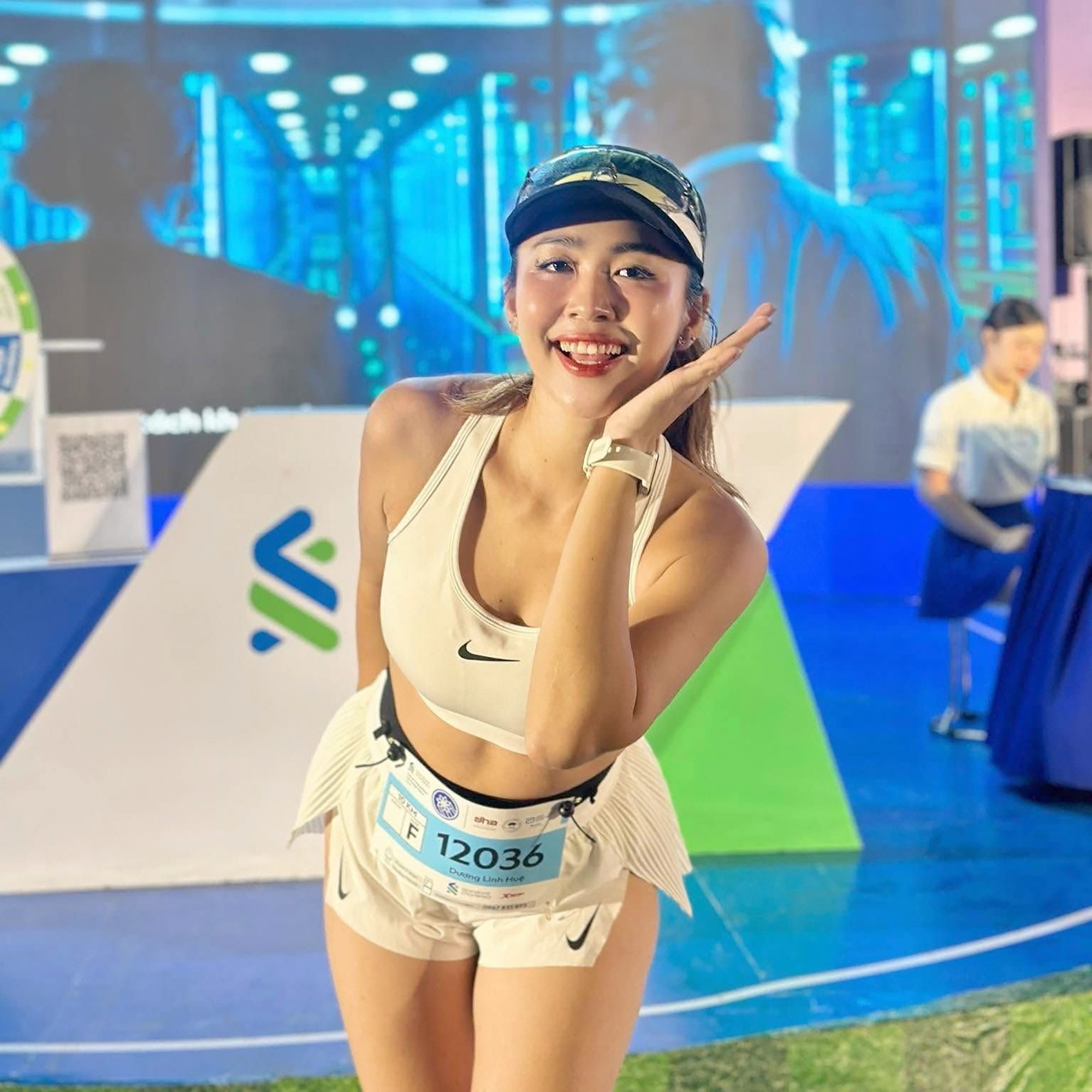 “Tôi đã đăng ký khá nhiều giải chạy trong năm 2026 không chỉ ở Hà Nội mà cả Hải Phòng, Đà Nẵng hay TP.HCM…Tuy không đặt nặng vấn đề danh hiệu nhưng tôi đặt mục tiêu vượt qua giới hạn của bản thân về thành tích, đặc biệt là lần đầu chinh phục cự ly full marathon 42km”.