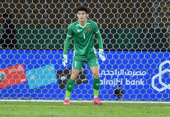 Thủ môn Trần Trung Kiên lộ ảnh bạn gái - 3