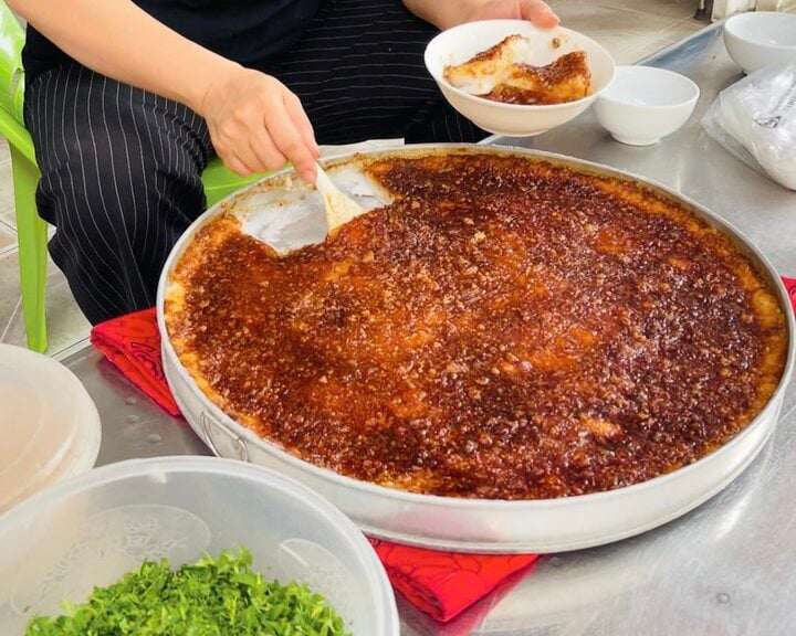 Cao sằng - bánh nhiều tầng, món đặc sản Lạng Sơn nổi tiếng. (Ảnh: Vũ Huyền)