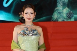 Chi Pu, Thanh Thủy khoe sắc trên thảm đỏ Làn Sóng Xanh 2025