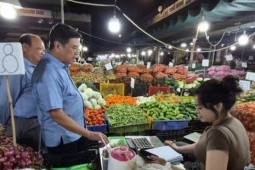 CLIP: Nửa đêm ở 3 chợ đầu mối lớn nhất TPHCM trước Tết