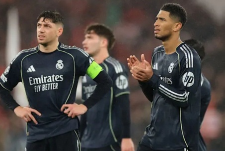 Real họp khẩn sau vòng bảng Cúp C1, thừa nhận thất bại của "Galacticos mới"