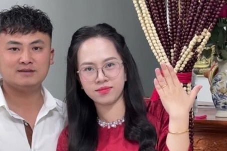 Ly hôn 3 năm rồi tái hợp, vợ chồng ở Thanh Hóa làm lễ ăn hỏi như lần đầu