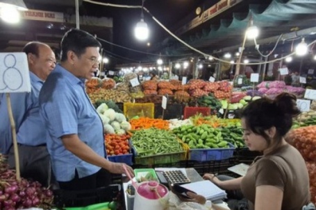 CLIP: Nửa đêm ở 3 chợ đầu mối lớn nhất TPHCM trước Tết