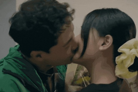 Bội thực vì quá nhiều cảnh hôn của Thanh Sơn