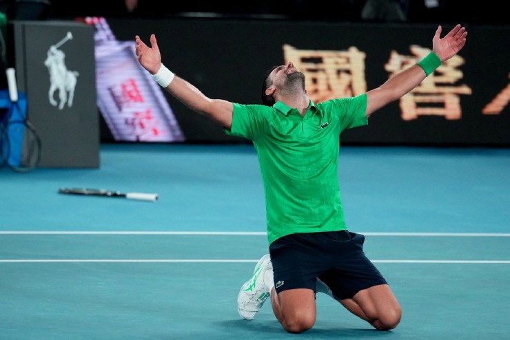 Nên nhớ, 10 lần trước đó, Djokovic cứ vào chung kết Australian Open là vô địch