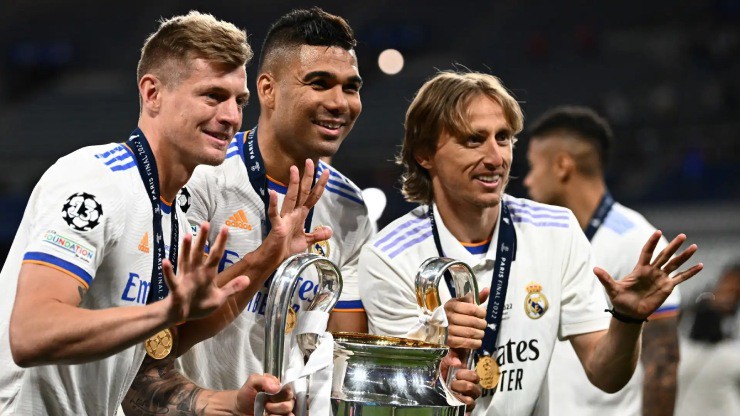 Ban lãnh đạo Real thừa nhận thất bại trong chiến lược thay thế Kroos - Casemiro - Modric