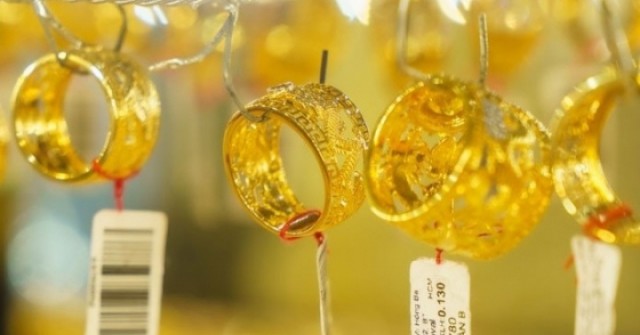 Vàng giảm sâu chưa từng có trong lịch sử, tín h...