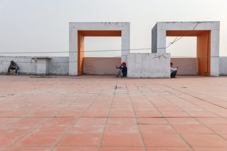 'Người nhện' đu dây trên cao ốc kiếm 800.000 đồng mỗi ngày dịp Tết - 11