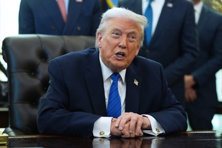 Tổng thống Trump nói Iran đang “đàm phán nghiêm túc” - 1