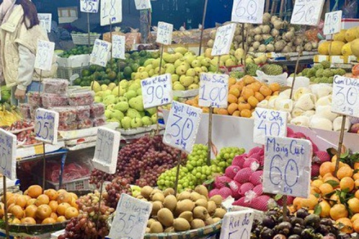 Một loại cam Việt đổ đống bán đầy chợ giá rẻ hơn rau, chỉ vài nghìn đồng/kg nhưng rất thanh mát, bổ dưỡng