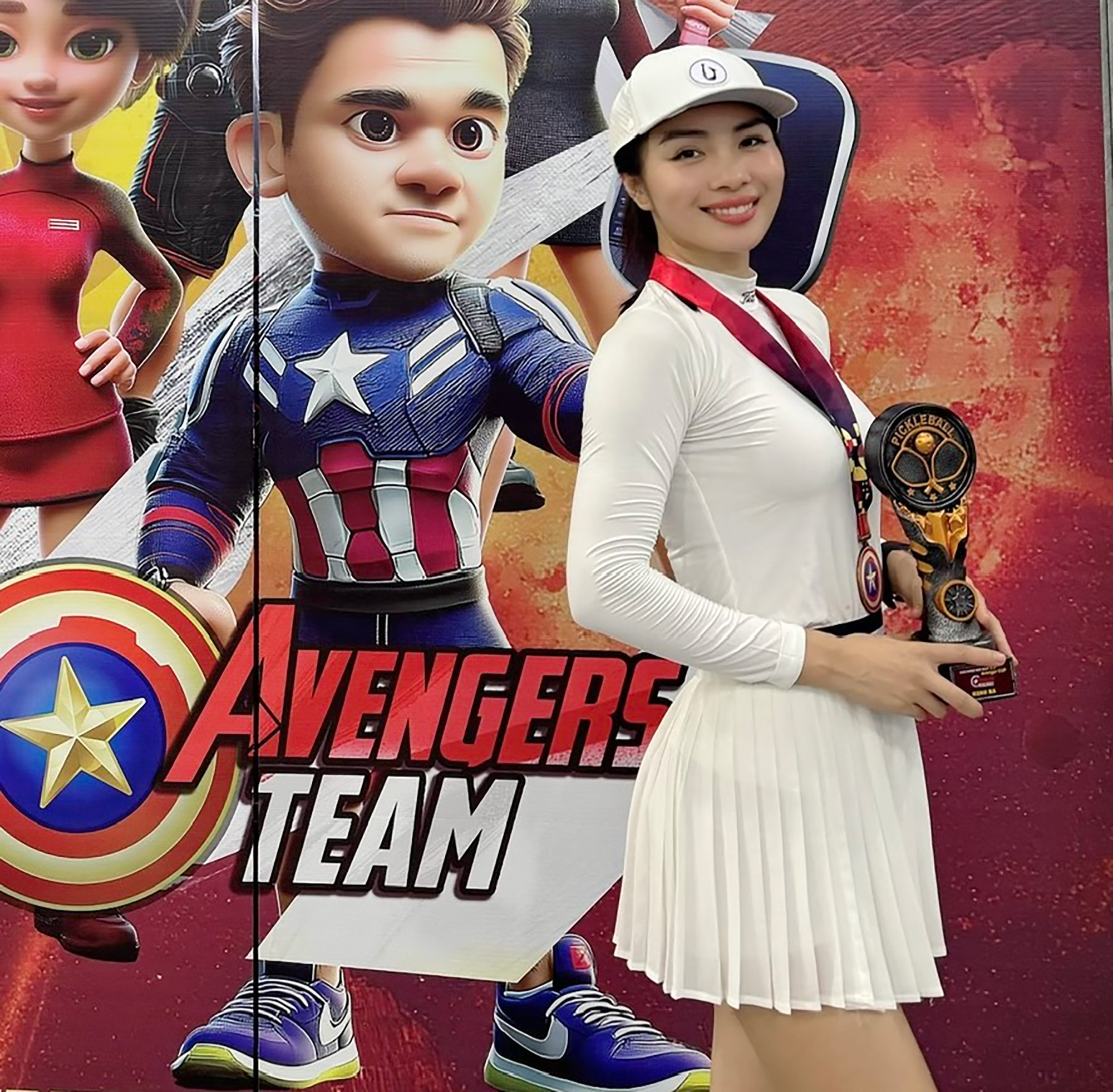 Khác với hầu hết mọi người sẽ sợ tăng cân khi ăn uống vào dịp Tết, Lê Nhàn cho biết đây là khoảng thời gian cô mong muốn mình được tăng cân: “Do đam mê tập luyện và thi đấu pickleball nên tôi xuống cân khá nhiều, cơ thể hiện tại hơi gầy. Tôi hy vọng trong dịp Tết mình sẽ tăng khoảng 2-3kg để cơ thể được cân đối hơn”, người đẹp cho biết.