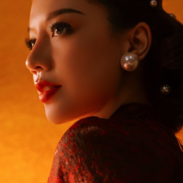 Không chỉ thành công trong vai trò diễn xuất, Băng Di còn nổi bật với nhan sắc xinh đẹp.