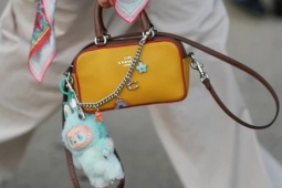 Từ Labubu đến khăn lụa, những xu hướng này sẽ cùng bạn đi trọn vẹn năm 2026