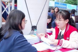 Khi điểm cộng xét tuyển bị siết, phụ huynh có nên tiếp tục đầu tư IELTS?