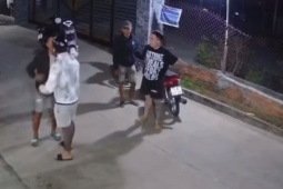 Mang mã tấu tìm người lúc rạng sáng, kết cục một người tử vong