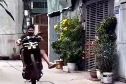 Liên tục đăng clip bốc đầu xe máy quảng cáo cho tiệm sửa xe