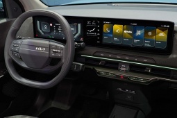 Kia vẫn giữ lập trường về các phím bấm vật lý trong khoang nội thất