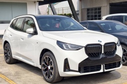 BMW X3 phiên bản mạnh nhất cập cảng Việt Nam