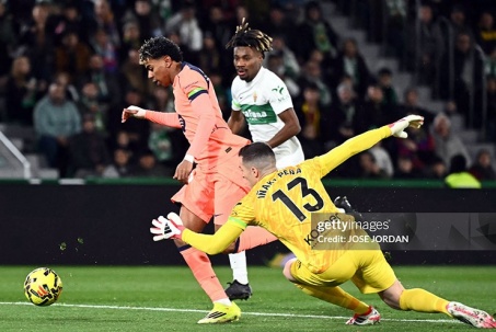 Trực tiếp bóng đá Elche - Barcelona: Rashford đặt dấu chấm hết (La Liga) (Hết giờ)