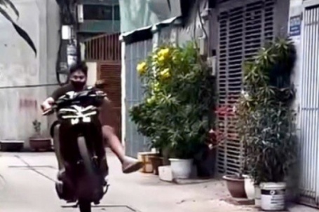 Liên tục đăng clip bốc đầu xe máy quảng cáo cho tiệm sửa xe