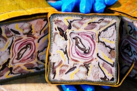 Về Hưng Yên tận thấy cách chế biến loại giò chả ‘độc nhất vô nhị’ phục vụ Tết