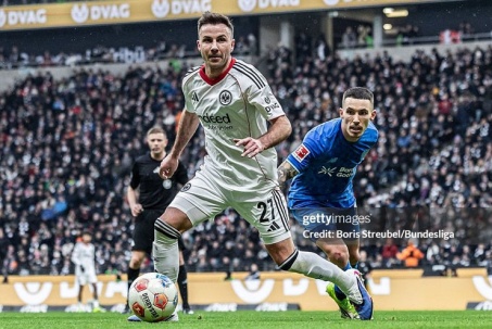 Video bóng đá Frankfurt - Leverkusen: Rực lửa 4 bàn & thẻ đỏ (Bundesliga)