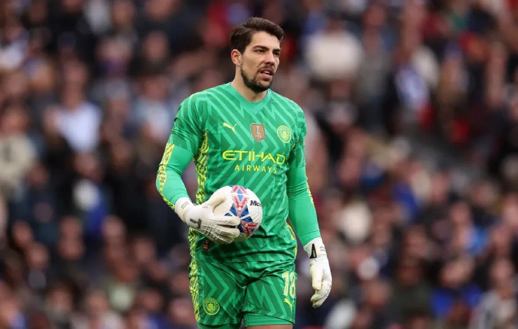 Thủ môn Ortega sắp rời Man City
