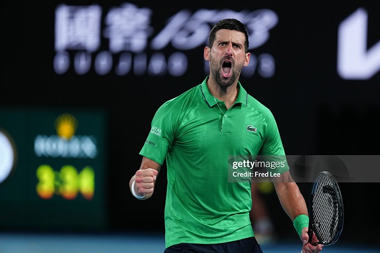 Djokovic thắng set đầu nhưng không thể ngăn Alcaraz hoàn tất màn ngược dòng