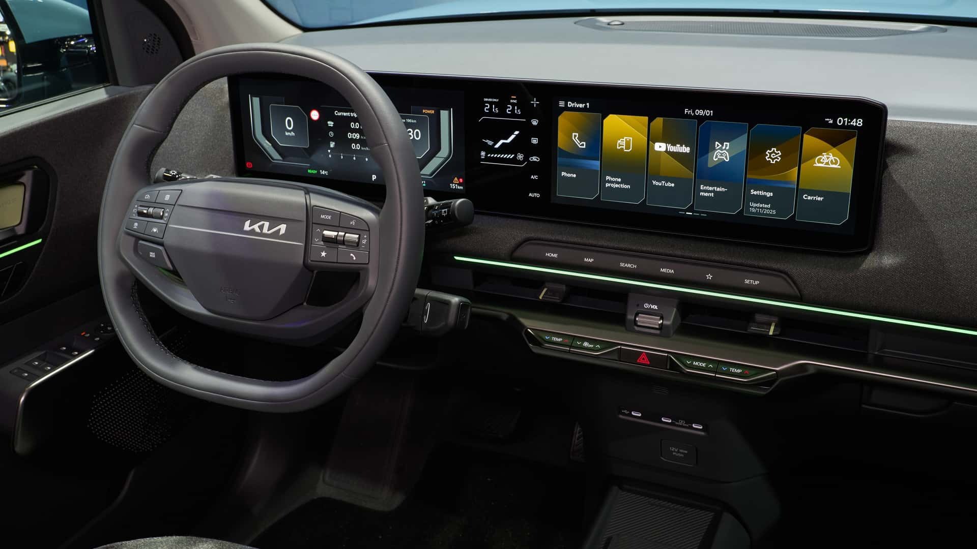 Nút bấm vật lý luôn mang lại sự thoải mái khi lái xe cho người cầm điều khiển.