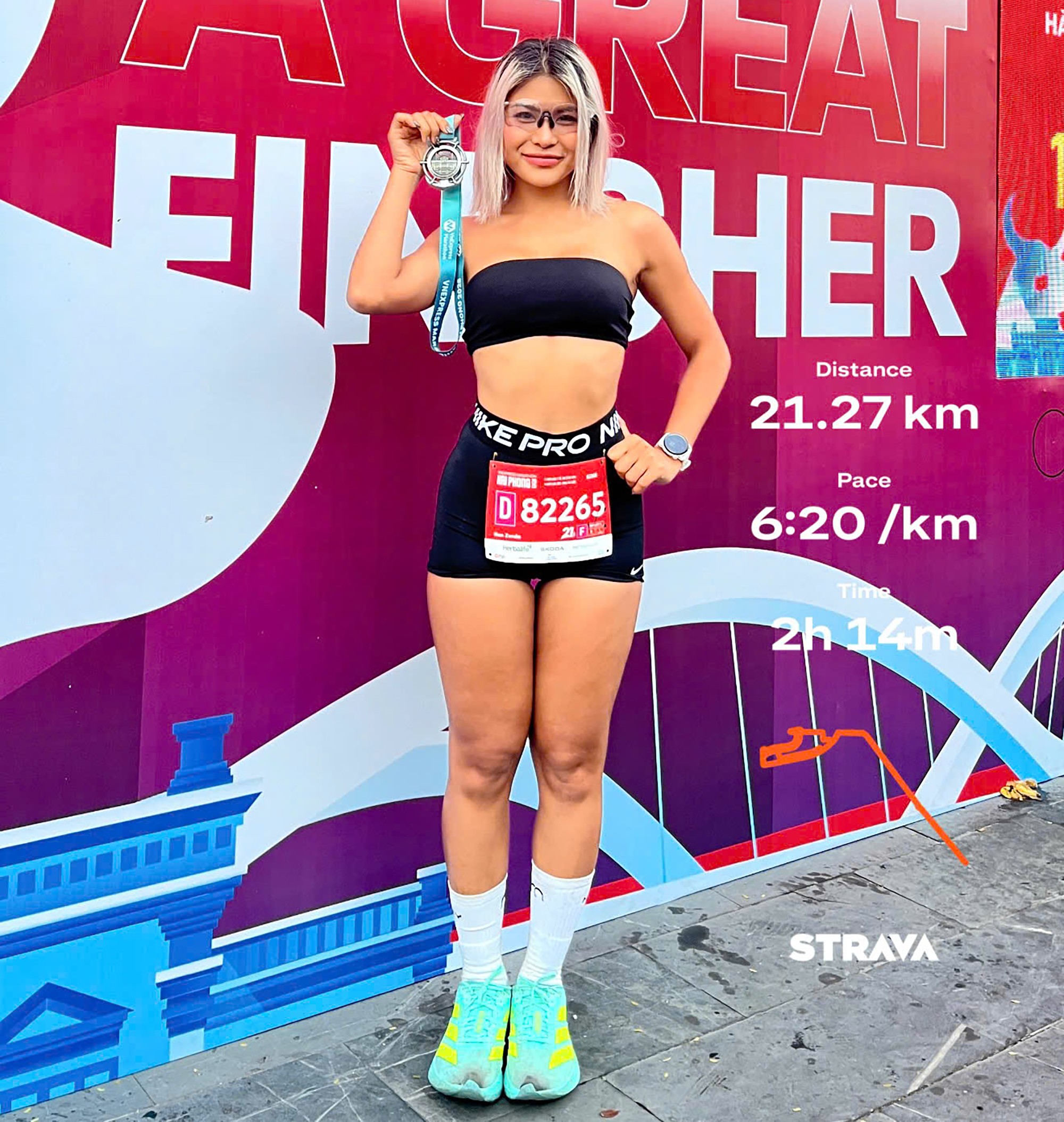 Ngọc Lan chia sẻ bản thân có thói quen chạy bộ 5-7km vào buổi sáng sớm để cơ thể được vận động và giữ tinh thần sảng khoái cho cả ngày. Việc chạy bộ đều đặn cũng giúp cô ăn uống thoải mái hơn trừ giai đoạn siết cân cho các giải thể hình.