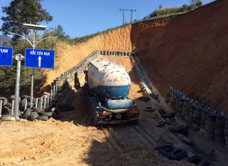 Hốc cứu nạn thường đường bố trí trên các đường đèo để tài xế đưa xe vào trong các tình huống bị mất phanh. Ảnh: Cục Đường bộ