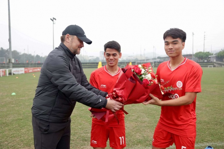 Đội trưởng U23 Khuất Văn Khang: “Dưới thời HLV Kim Sang-sik, U23 Việt Nam học cách hướng về phía trước” - 3